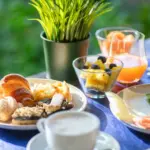 Ricca colazione al Chianti Village.