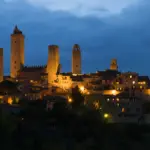 San Gimignano di notte, atmosfera magica.
